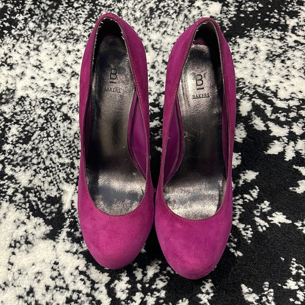 Bakers magenta heels like new! Size 7.5